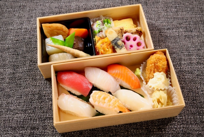 【New】玉手箱（にぎり弁当　上）二段重(５個以上注文可能)の画像1