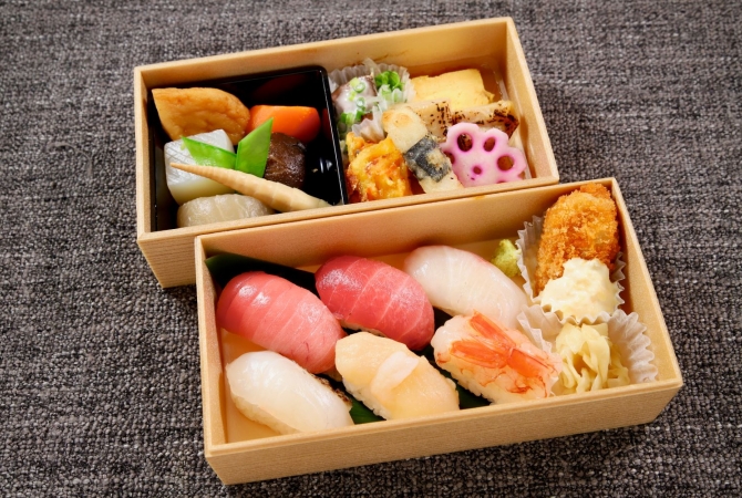 【New】贅沢小箱（にりぎ弁当　特上）二段重(５個以上注文可能)