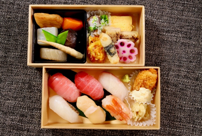 【New】贅沢小箱（にりぎ弁当　特上）二段重(５個以上注文可能)の画像2