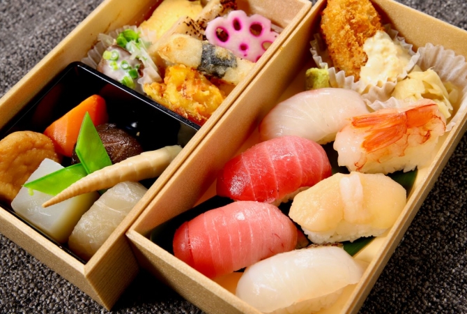 【New】贅沢小箱（にりぎ弁当　特上）二段重(５個以上注文可能)の画像3